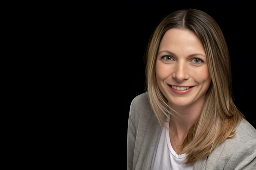 En kvinne med blondt hår